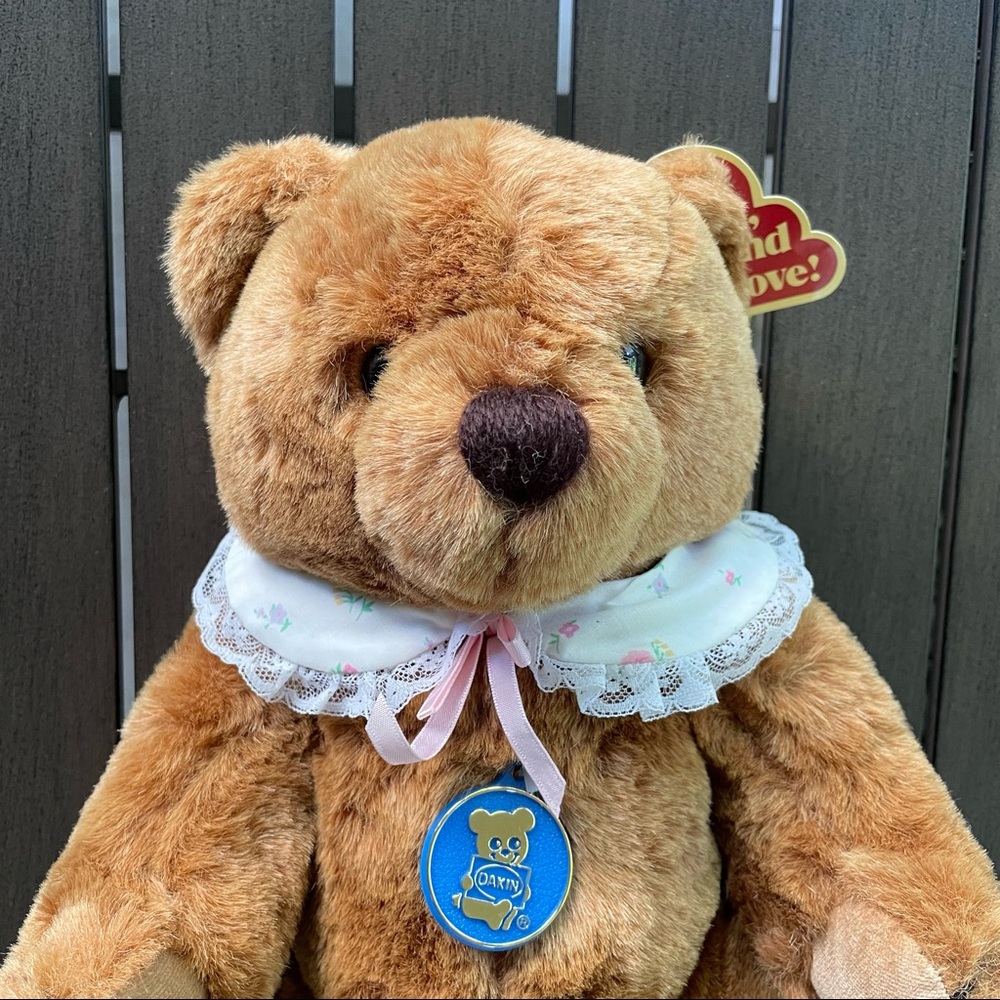 VINTAGE 1985 DAKIN MAMA TEDDY BEAR WITH MOVABLE HEAD, ARMS, AND LEGS!!